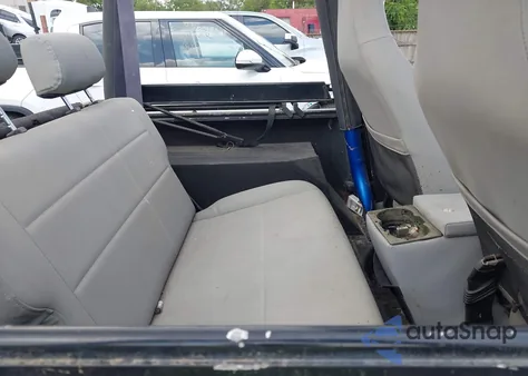 1993 Jeep Wrangler / Yj from USA, damaged, VIN 1J4FY29S8PP236202